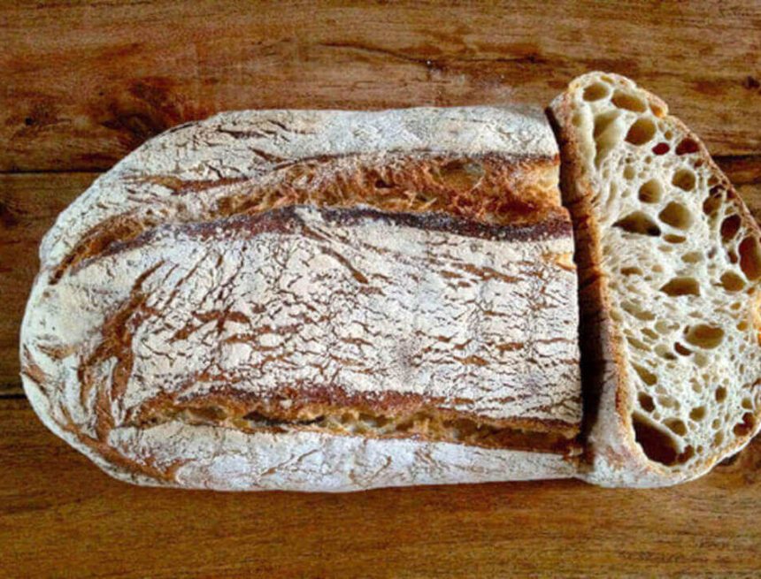 Surdegsbröd med spår av surdeg