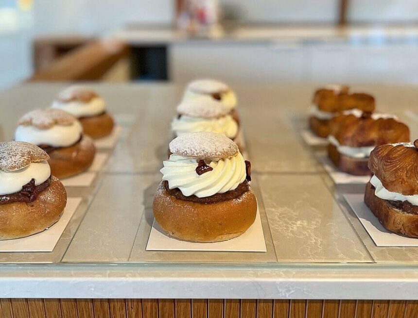 Stilfull brioche cube-semla från Socker Sucker