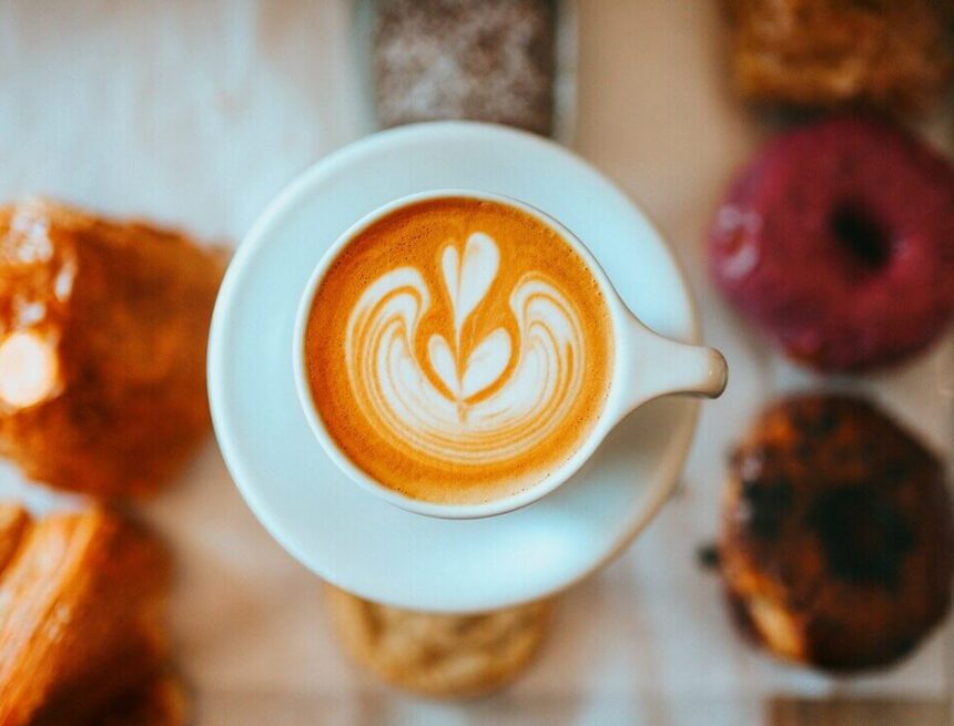 Foto: Nathan Dumlao för Unsplash Falstaffs kafèranking 2026: Sveriges bästa kaféer och specialutmärkelser